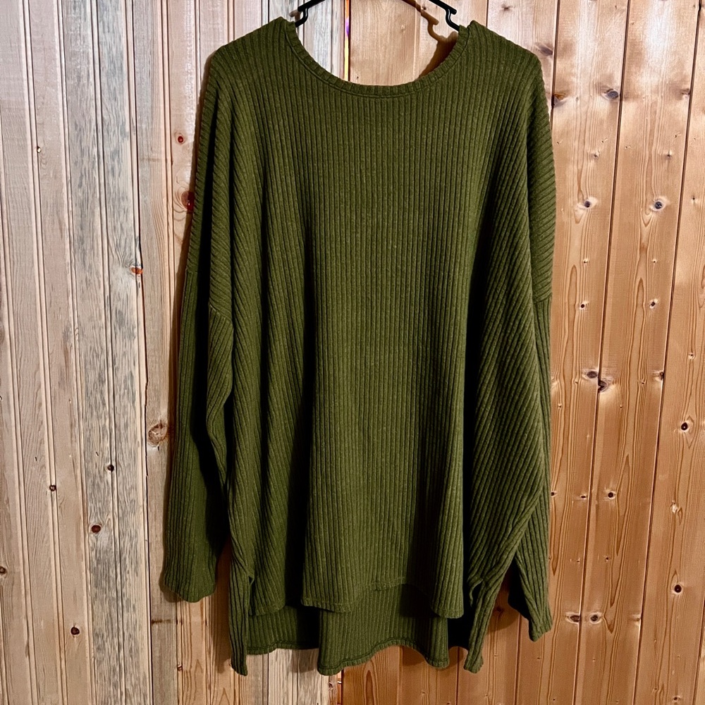 Time and Tru Forest Green Women's Crew Neck Sweater